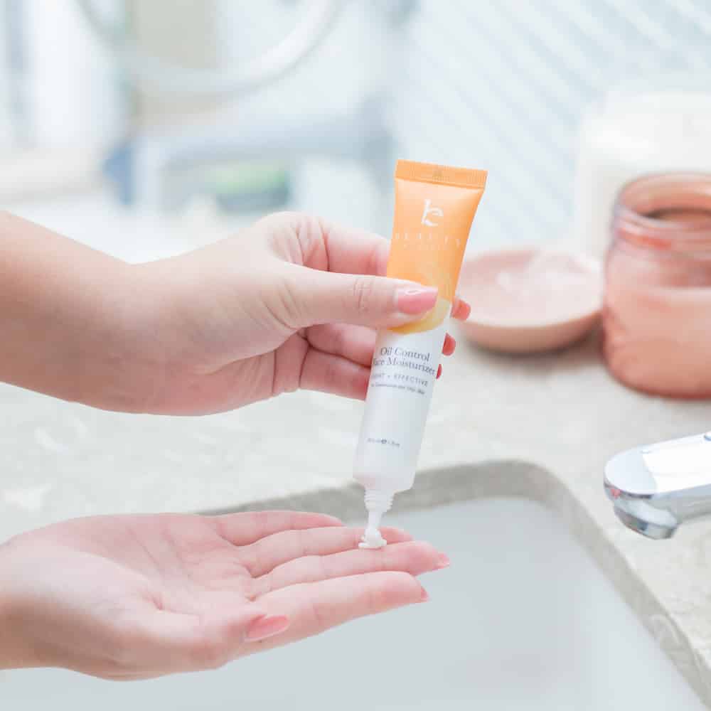 Oil Control Moisturizer (SECRET DEAL) - Image 2