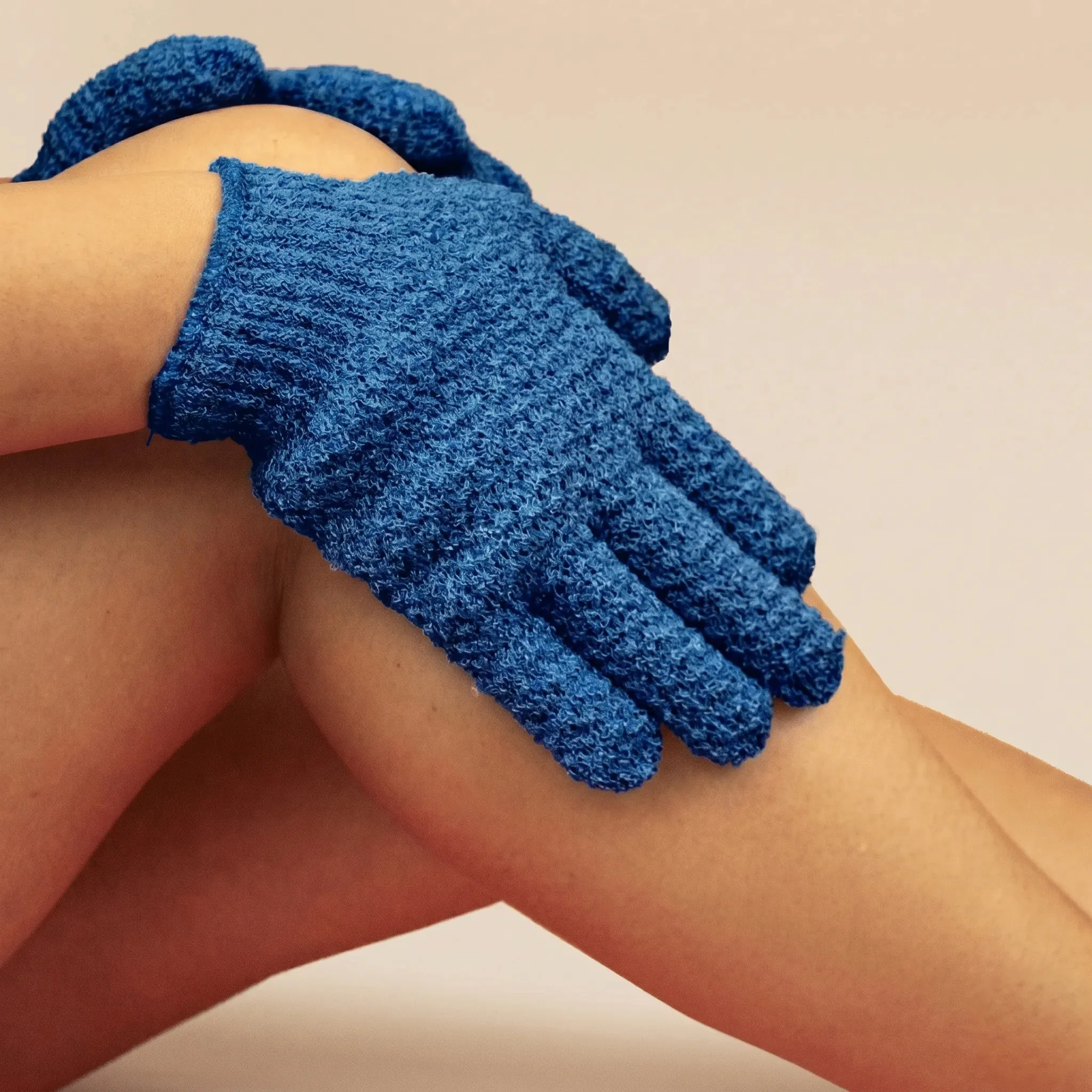 Exfoliating Gloves (Heavy Exfoliation) - Image 7